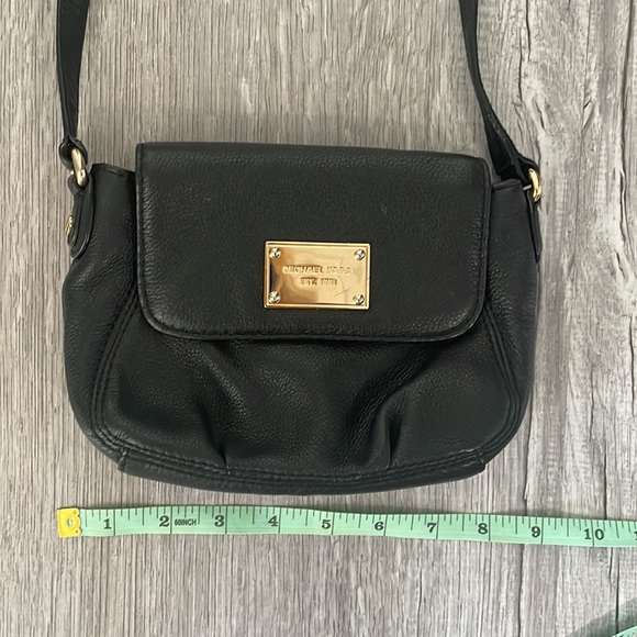 Michael Kors Black Cross Body Bag with Gold Details - Picture 3 of 6